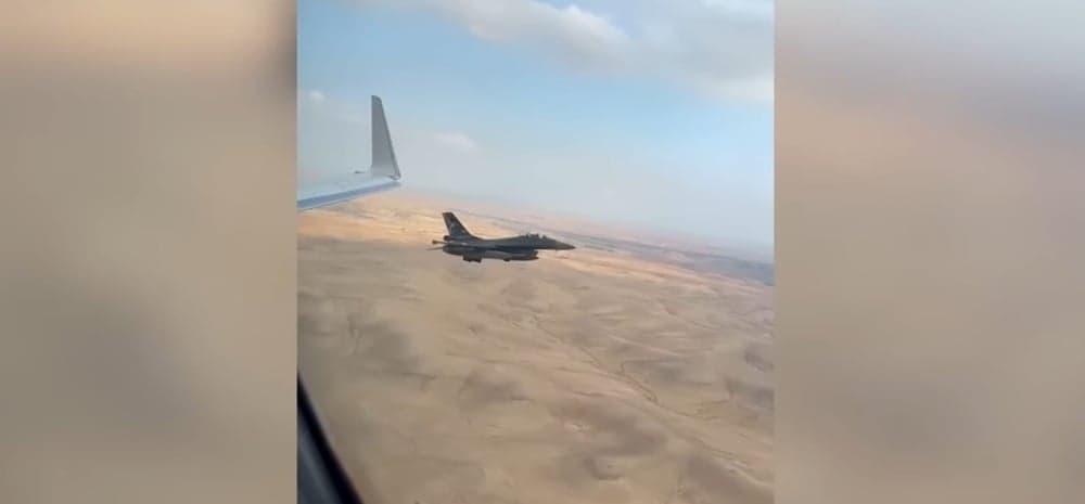 Momen Pesawat Prabowo Dikawal Jet Tempur saat Masuki Langit Yordania Momen Pesawat Prabowo Dikawal Jet Tempur saat Masuki Langit Yordania