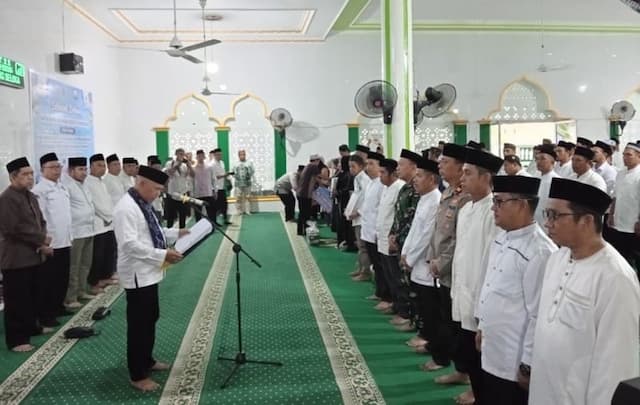 Bupati Kotabaru Kukuhkan Panitia MTQ Nasional ke-56 Tingkat Kabupaten di Pulau Laut Selatan Bupati Kotabaru Kukuhkan Panitia MTQ Nasional ke-56 Tingkat Kabupaten di Pulau Laut Selatan