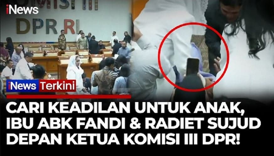 Ibu ABK Fandi dan Radiet Sujud Depan Habiburokhman, Minta Keadilan untuk Anaknya Ibu ABK Fandi dan Radiet Sujud Depan Habiburokhman, Minta Keadilan untuk Anaknya