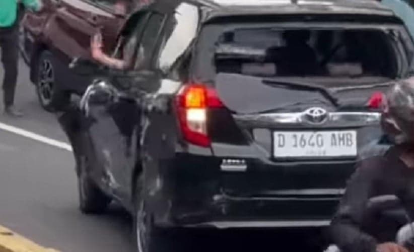 Terungkap, Mobil Lawan Arah di Jakpus Bawa 4 Pelat Nomor Palsu Terungkap, Mobil Lawan Arah di Jakpus Bawa 4 Pelat Nomor Palsu