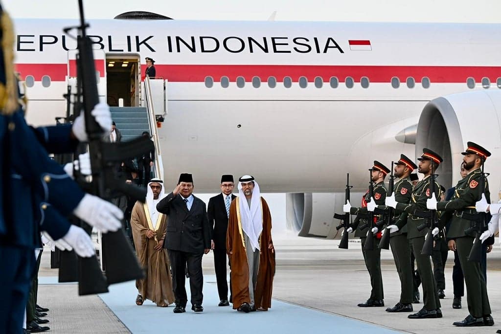 Presiden Prabowo Tiba di Abu Dhabi UEA, bakal Bertemu MBZ Presiden Prabowo Tiba di Abu Dhabi UEA, bakal Bertemu MBZ