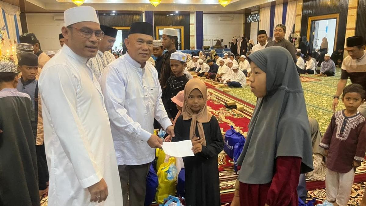 Buka Puasa Bersama, Bupati Kotabaru Gelar Haul Ayahanda dan Santuni Anak Yatim Buka Puasa Bersama, Bupati Kotabaru Gelar Haul Ayahanda dan Santuni Anak Yatim