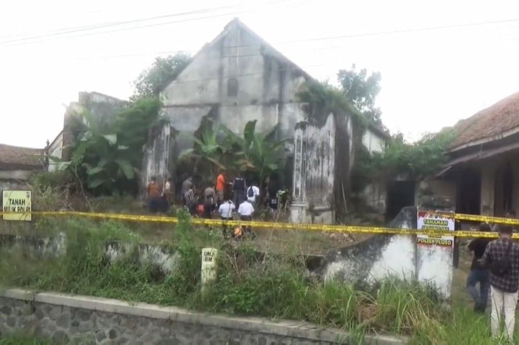 Terungkap! Ibu-Anak Tewas Terbakar di Eks Asrama Polisi Jombang Warga asal Nganjuk Terungkap! Ibu-Anak Tewas Terbakar di Eks Asrama Polisi Jombang Warga asal Nganjuk