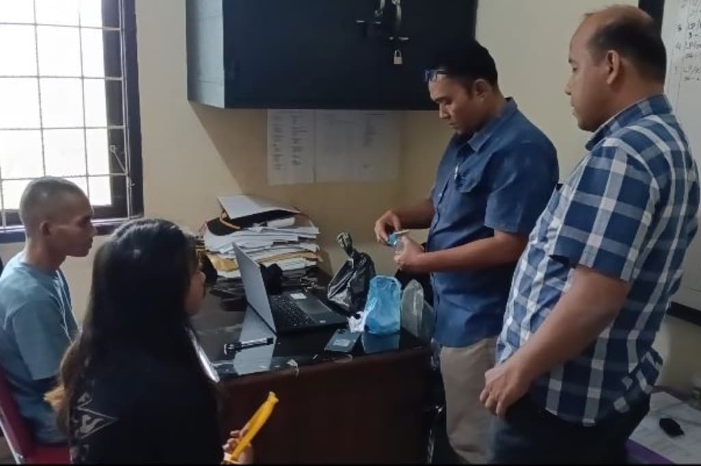 Ditangkap terkait Narkoba, IRT Ini Mengaku Konsumsi Sabu untuk Diet Ditangkap terkait Narkoba, IRT Ini Mengaku Konsumsi Sabu untuk Diet