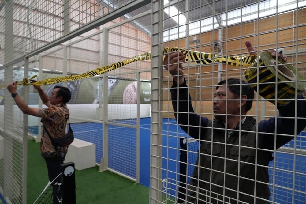 Pemkot Jaktim Segel Lapangan Padel Tak Bersertifikat di Pulomas Pemkot Jaktim Segel Lapangan Padel Tak Bersertifikat di Pulomas