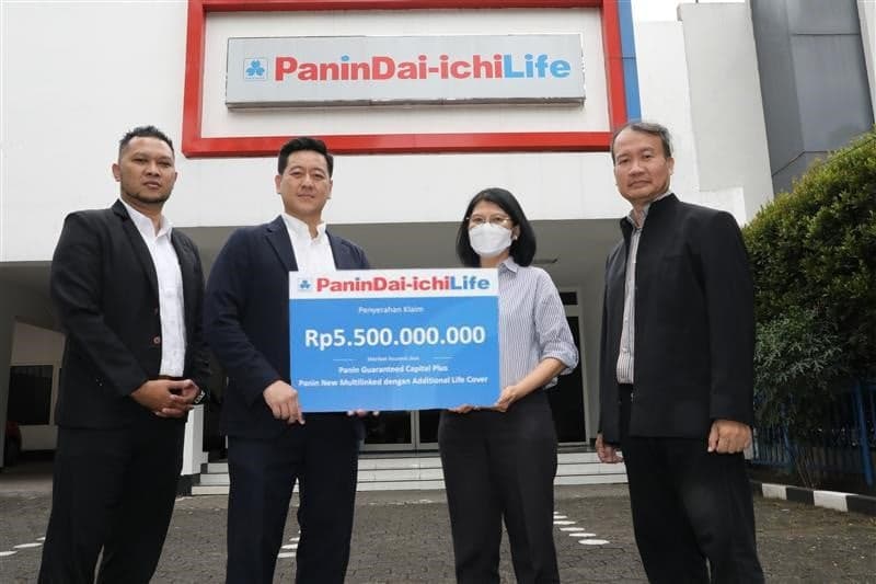 Panin Dai-ichi Life Bayarkan Klaim Asuransi Rp5,5 Miliar di Bandung Panin Dai-ichi Life Bayarkan Klaim Asuransi Rp5,5 Miliar di Bandung