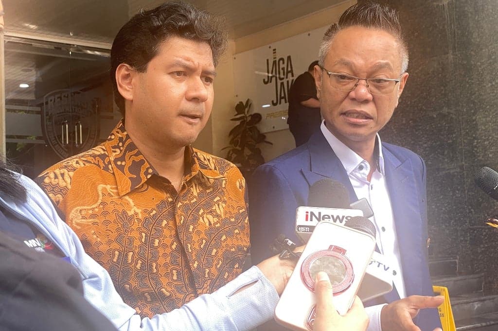 Ade Darmawan Ungkap Pesan Jokowi ke Roy Suryo cs: Kita Ketemu di Pengadilan Ade Darmawan Ungkap Pesan Jokowi ke Roy Suryo cs: Kita Ketemu di Pengadilan