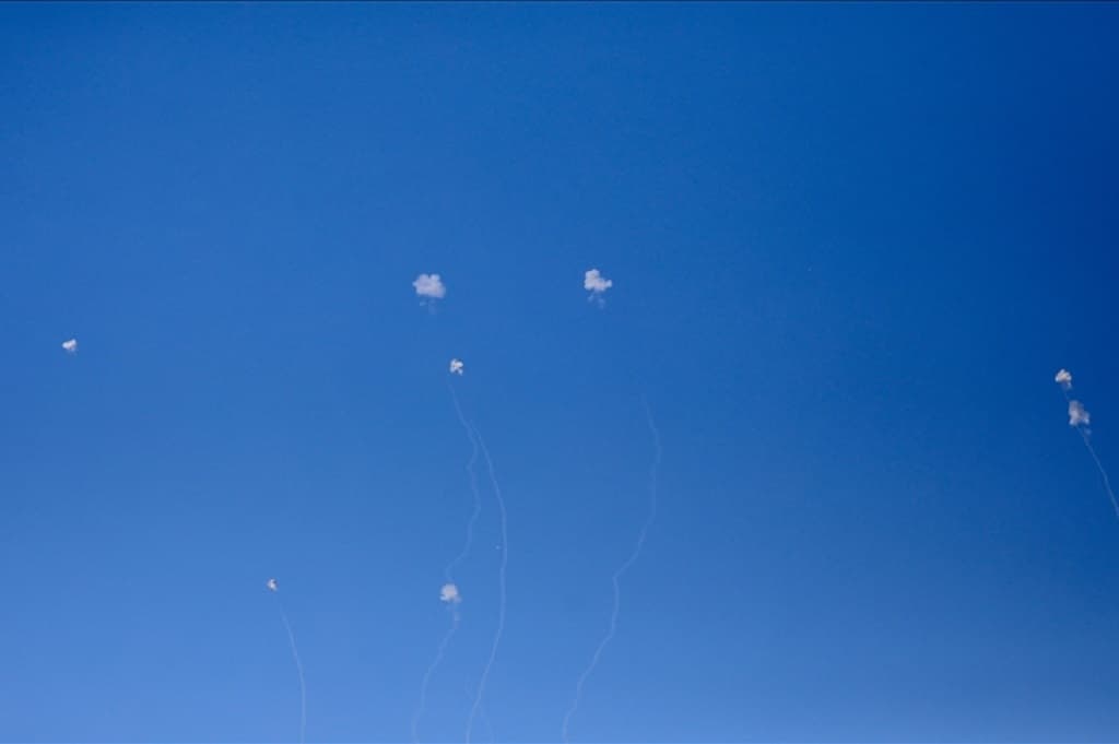 Iran Balas Serangan Israel! Ledakan Terdengar di Haifa Iran Balas Serangan Israel! Ledakan Terdengar di Haifa