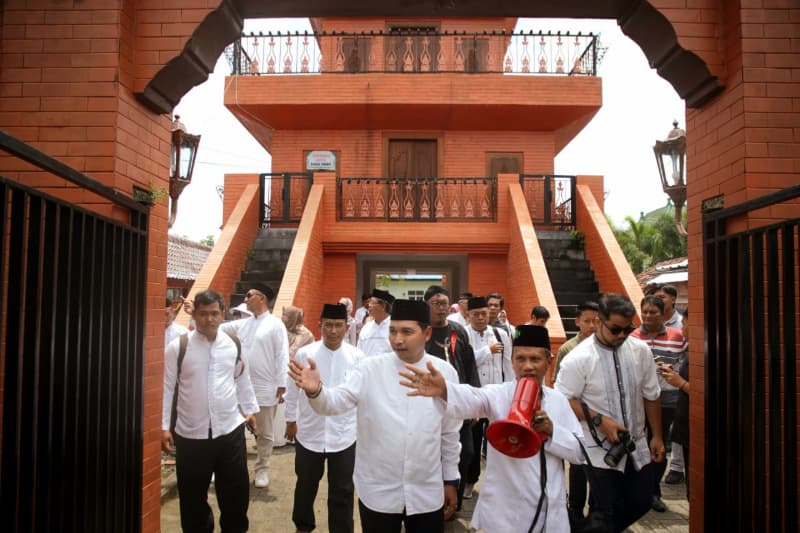 Pemkot Madiun Hadirkan Destinasi Wisata Religi, Pelancong Luar Daerah Antusias Pemkot Madiun Hadirkan Destinasi Wisata Religi, Pelancong Luar Daerah Antusias