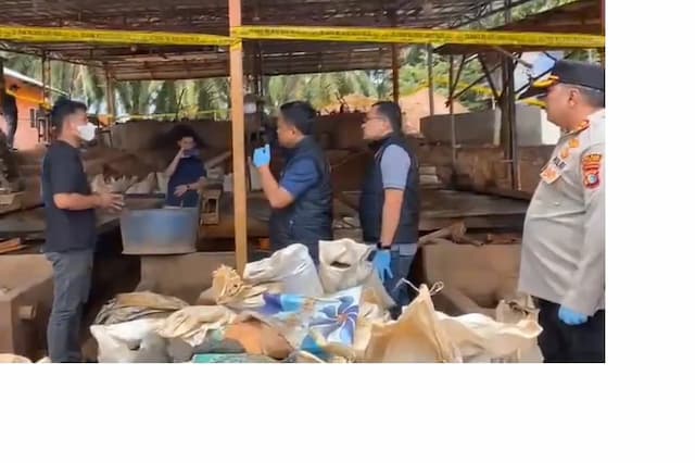 Bareskrim Bongkar Penyelundupan Timah ke Malaysia di Belitung, 2 Orang Ditangkap Bareskrim Bongkar Penyelundupan Timah ke Malaysia di Belitung, 2 Orang Ditangkap