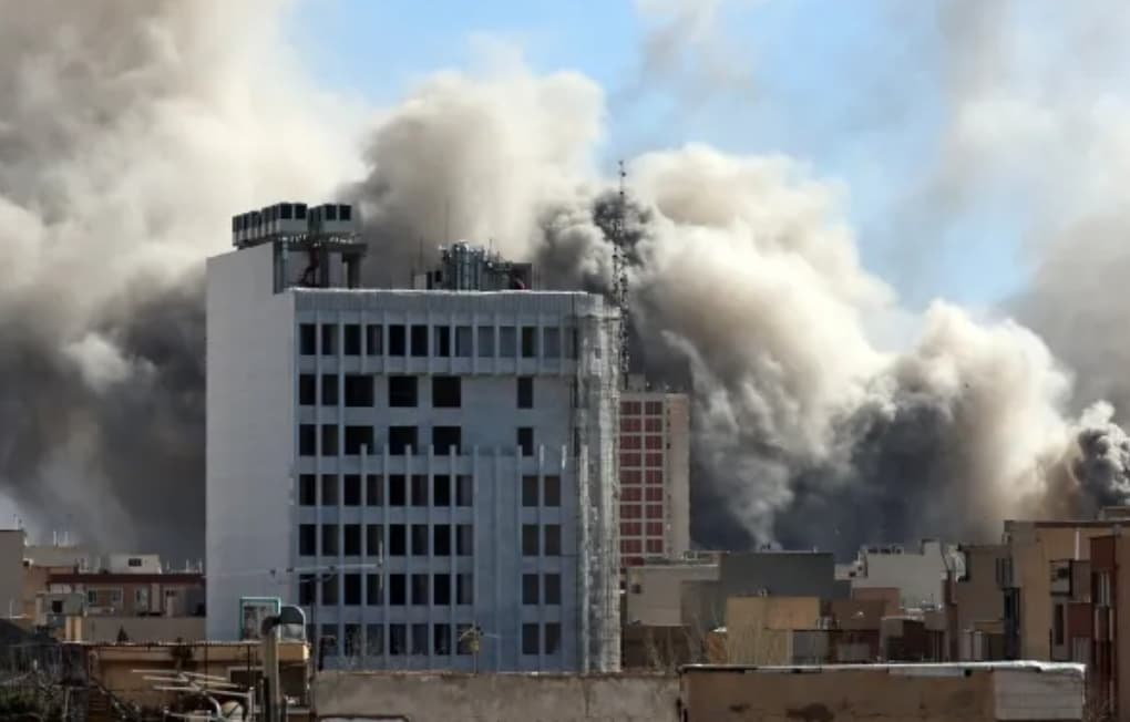 Israel Lanjut Gempur Iran: Kami akan Melancarkan Serangan Dahsyat Israel Lanjut Gempur Iran: Kami akan Melancarkan Serangan Dahsyat