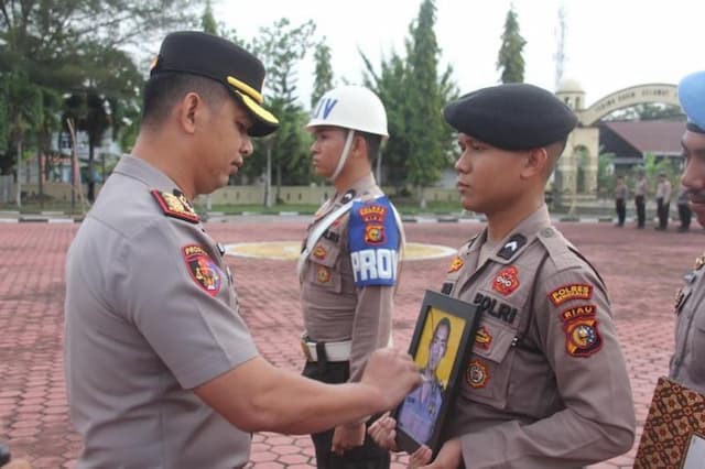 Aipda Asmadi Anggota Propam Polres Bengkalis Dipecat, Desersi hingga Terlibat Narkoba Aipda Asmadi Anggota Propam Polres Bengkalis Dipecat, Desersi hingga Terlibat Narkoba