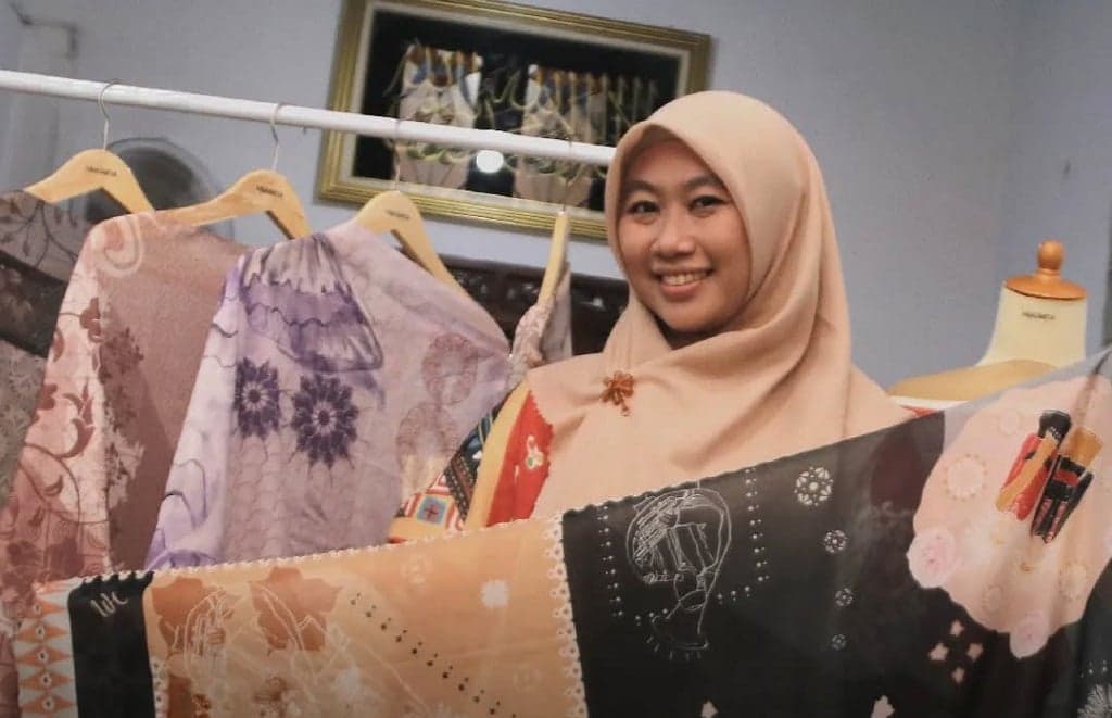 BRI Tumbuhkan Kreativitas Pelaku Usaha Hijasmita, Desain Hijab Modern Bernuansa Lokal BRI Tumbuhkan Kreativitas Pelaku Usaha Hijasmita, Desain Hijab Modern Bernuansa Lokal
