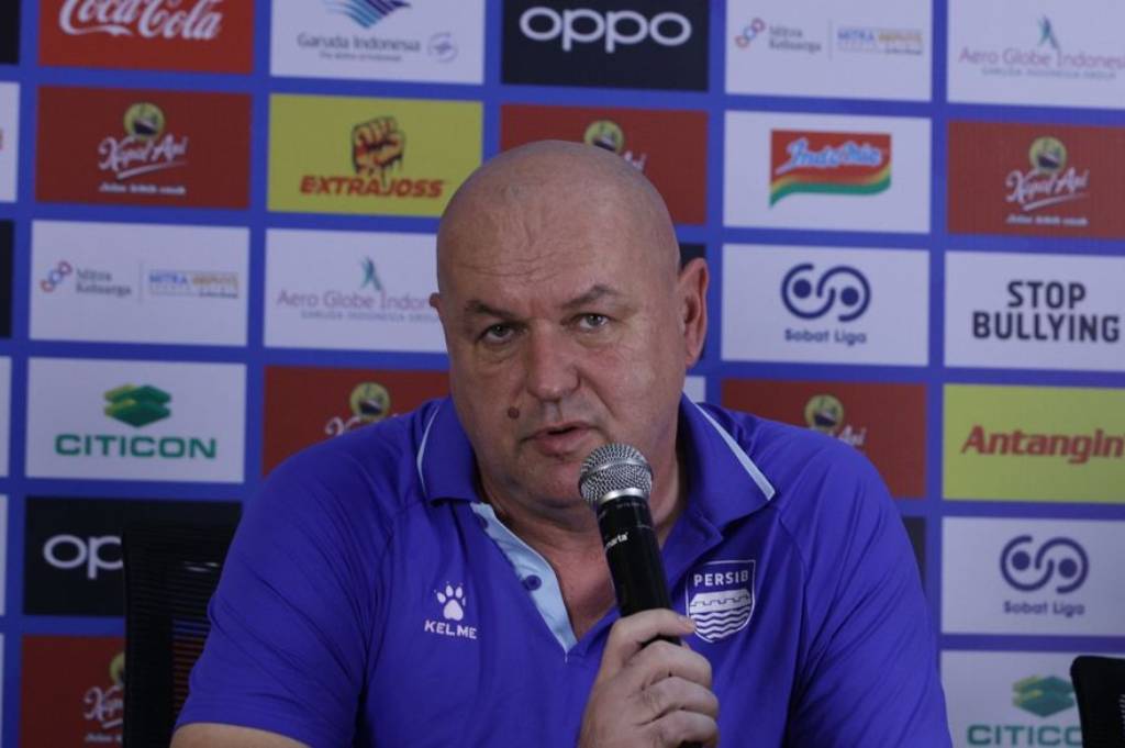 Bojan Hodak Bungkam usai Persebaya vs Persib 2-2, Tolak Komentari Wasit dan VAR! Bojan Hodak Bungkam usai Persebaya vs Persib 2-2, Tolak Komentari Wasit dan VAR!