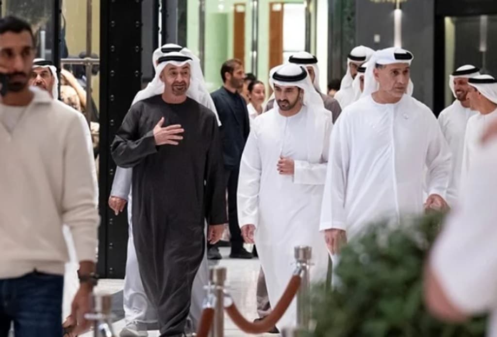 Kejutan! Presiden UEA dan Menhan Santai di Dubai Mall saat Drone Iran Mengancam Kejutan! Presiden UEA dan Menhan Santai di Dubai Mall saat Drone Iran Mengancam