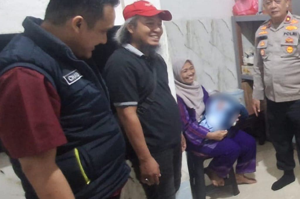 Pilu! Bayi Ditemukan di Jaksel Disertai Surat Berisi Pesan Mengharukan Pilu! Bayi Ditemukan di Jaksel Disertai Surat Berisi Pesan Mengharukan