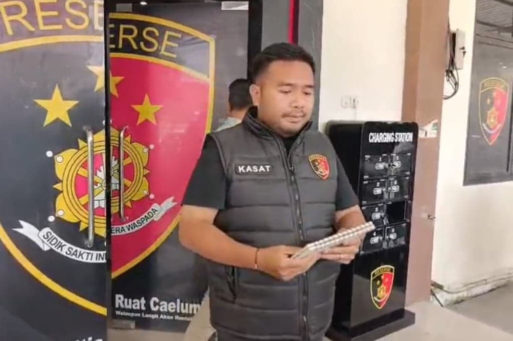 Cerdik! Satu Keluarga di Jombang yang Diculik Selamat usai Lapor Polisi Pakai HP Pelaku Cerdik! Satu Keluarga di Jombang yang Diculik Selamat usai Lapor Polisi Pakai HP Pelaku