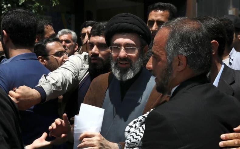 Putra Khamenei, Mojtaba Hosseini Dilaporkan Terpilih sebagai Pemimpin Tertinggi Iran yang Baru Putra Khamenei, Mojtaba Hosseini Dilaporkan Terpilih sebagai Pemimpin Tertinggi Iran yang Baru