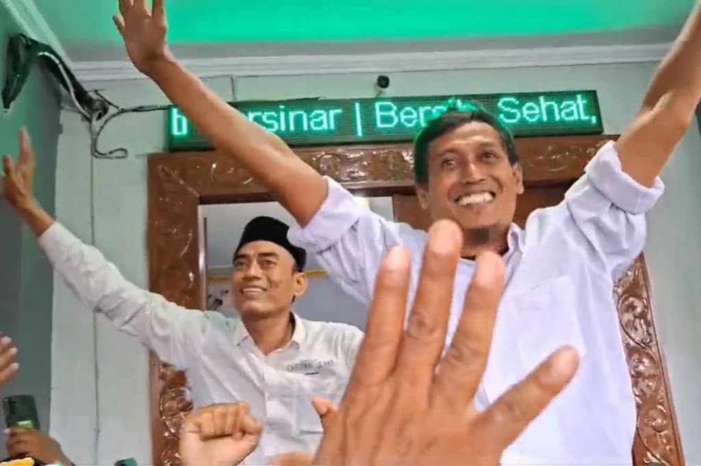 Divonis 6 Bulan Penjara, 2 Pentolan AMPB Pati Bebas Bersyarat Disambut Ribuan Simpatisan Divonis 6 Bulan Penjara, 2 Pentolan AMPB Pati Bebas Bersyarat Disambut Ribuan Simpatisan
