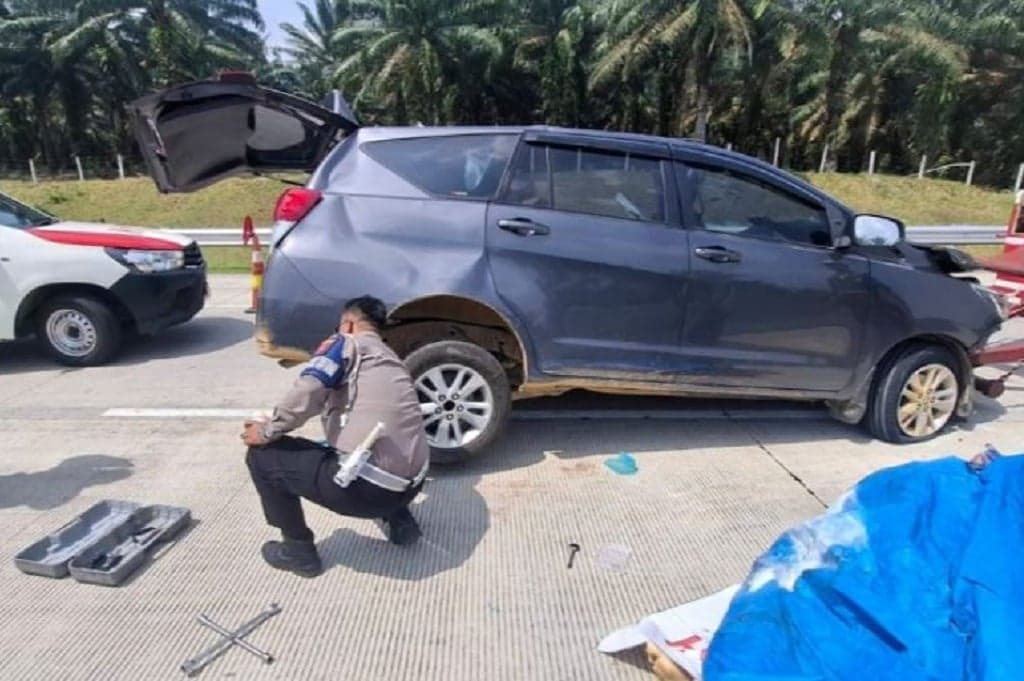 Kronologi Kecelakaan di Tol Indrapura-Kisaran, Innova Tabrak Truk Tewaskan 4 Orang Kronologi Kecelakaan di Tol Indrapura-Kisaran, Innova Tabrak Truk Tewaskan 4 Orang