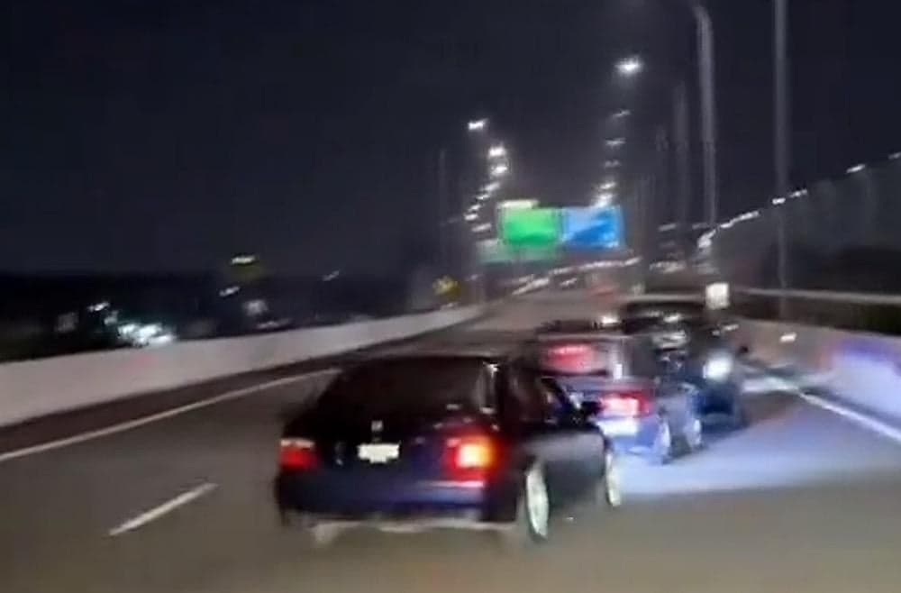 Viral Mobil Zig-zag di Tol Becakayu, Pengemudi Hanya Dapat Teguran Lisan Viral Mobil Zig-zag di Tol Becakayu, Pengemudi Hanya Dapat Teguran Lisan