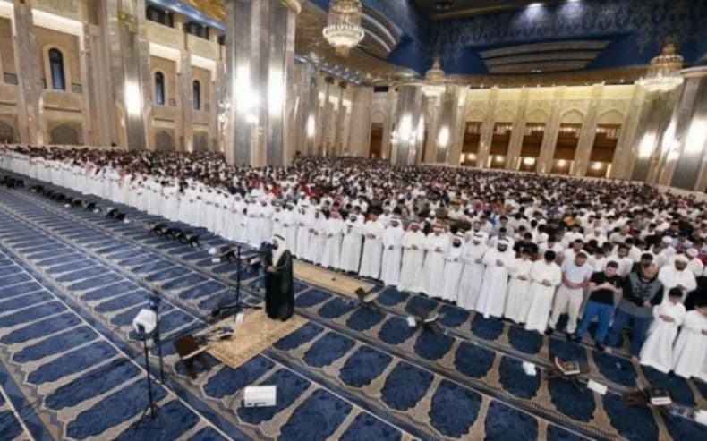 Diserang Iran, Kuwait Liburkan Salat Tarawih di Seluruh Masjid Seminggu Diserang Iran, Kuwait Liburkan Salat Tarawih di Seluruh Masjid Seminggu