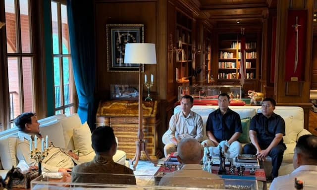 Momen Prabowo Bertemu Eks Ajudan hingga Pengawal Era Kostrad-Kopassus di Hambalang Momen Prabowo Bertemu Eks Ajudan hingga Pengawal Era Kostrad-Kopassus di Hambalang