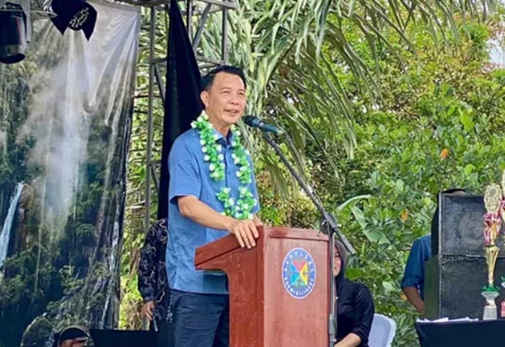 KPK Tangkap 12 Orang saat OTT di Rejang Lebong Bengkulu, Termasuk Bupati Fikri Thobari KPK Tangkap 12 Orang saat OTT di Rejang Lebong Bengkulu, Termasuk Bupati Fikri Thobari