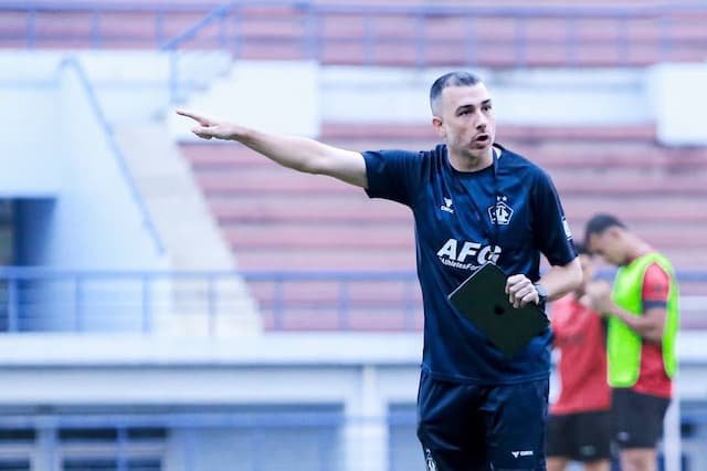 Persik Kediri Dibantai Persib 0-3, Marcos Reina Ungkap Penyebab Kekalahan Macan Putih Persik Kediri Dibantai Persib 0-3, Marcos Reina Ungkap Penyebab Kekalahan Macan Putih