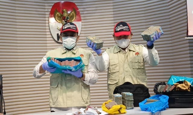 Penampakan Uang Rp756,8 Juta Hasil OTT Bupati Rejang Lebong Fikri Thobari Penampakan Uang Rp756,8 Juta Hasil OTT Bupati Rejang Lebong Fikri Thobari