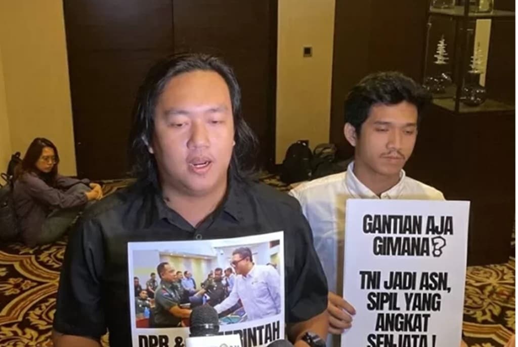 Aktivis KontraS Andrie Yunus Disiram Air Keras usai Podcast Remiliterisme dan Judicial Review di Indonesia Aktivis KontraS Andrie Yunus Disiram Air Keras usai Podcast Remiliterisme dan Judicial Review di Indonesia