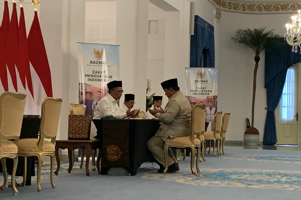 Prabowo-Gibran Bersama Para Menteri Serahkan Zakat di Istana Negara Prabowo-Gibran Bersama Para Menteri Serahkan Zakat di Istana Negara