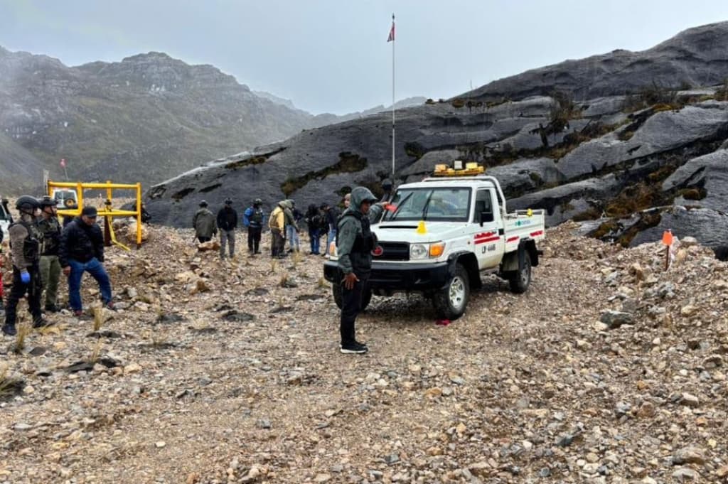 Satgas Damai Cartenz Olah TKP Penembakan Karyawan Freeport di Tambang Grasberg Satgas Damai Cartenz Olah TKP Penembakan Karyawan Freeport di Tambang Grasberg