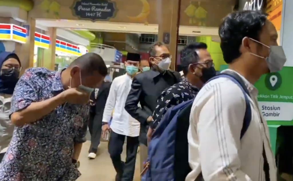 Bupati Cilacap Terjaring OTT KPK Bersama Sekda dan Sejumlah Pejabat Pemkab Bupati Cilacap Terjaring OTT KPK Bersama Sekda dan Sejumlah Pejabat Pemkab