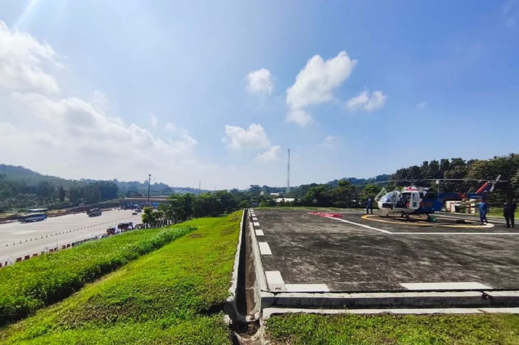 Helikopter Ambulans Udara Disiagakan di GT Kalikangkung selama Mudik Lebaran Helikopter Ambulans Udara Disiagakan di GT Kalikangkung selama Mudik Lebaran