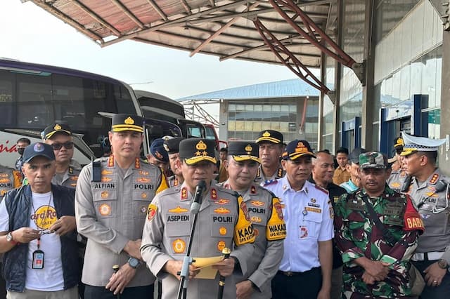Polda Metro Kerahkan 6.812 Personel Amankan Mudik Lebaran, Jaga Terminal hingga SPBU Polda Metro Kerahkan 6.812 Personel Amankan Mudik Lebaran, Jaga Terminal hingga SPBU