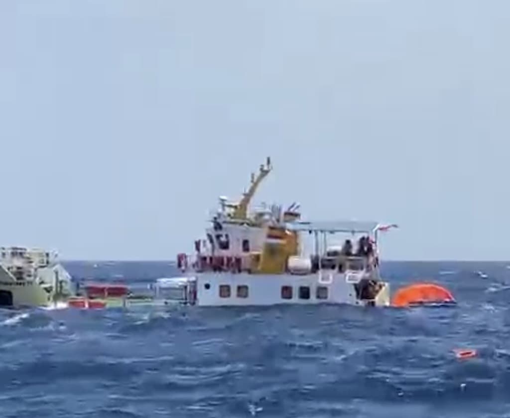 Kapal Penumpang KM Gandha Nusantara 17 Tenggelam, 7 Penumpang Hilang Kapal Penumpang KM Gandha Nusantara 17 Tenggelam, 7 Penumpang Hilang