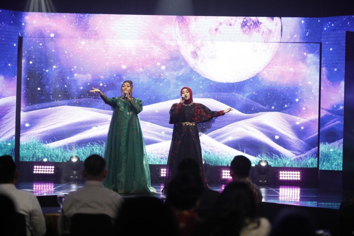 Novia Bachmid dan Nabila Taqiyyah Buka Cahaya Hati Awards, Bawakan Rahmatun Lil’Alameen' Novia Bachmid dan Nabila Taqiyyah Buka Cahaya Hati Awards, Bawakan Rahmatun Lil’Alameen'