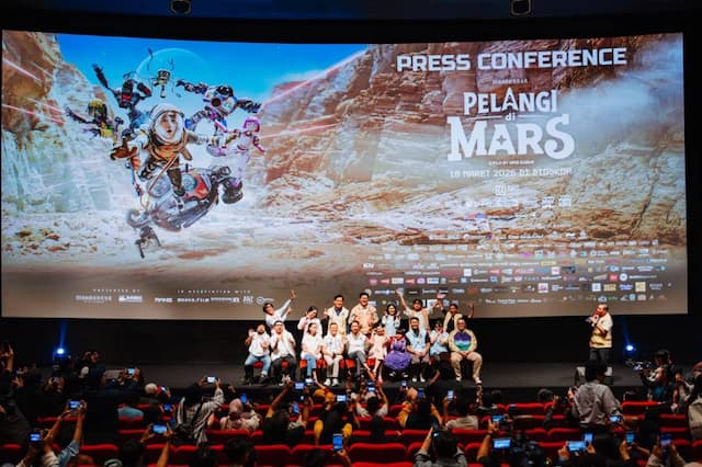 Film Pelangi di Mars Resmi Mendarat di Jakarta, Gala Premiere-nya Bikin Penonton Terharu Film Pelangi di Mars Resmi Mendarat di Jakarta, Gala Premiere-nya Bikin Penonton Terharu