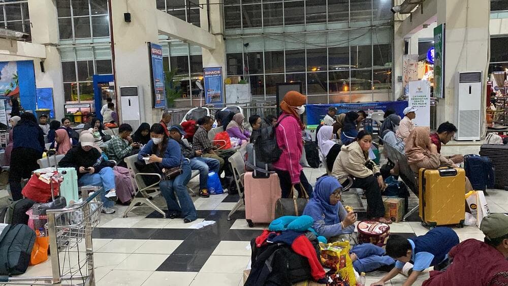 2.994 Pemudik Tinggalkan Jakarta lewat Terminal Pulo Gebang Malam Ini 2.994 Pemudik Tinggalkan Jakarta lewat Terminal Pulo Gebang Malam Ini