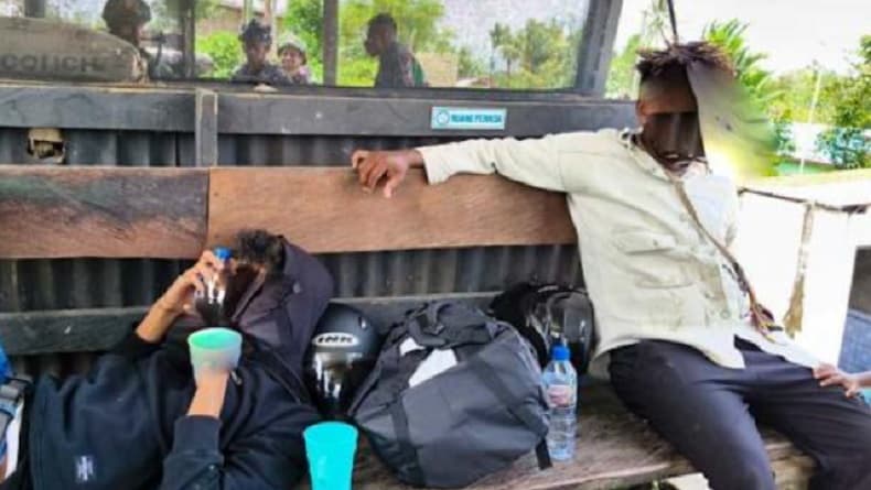 4 Pegawai RS Diserang KKB di Tambrauw, 2 Korban Selamat 2 Belum Diketahui Nasibnya 4 Pegawai RS Diserang KKB di Tambrauw, 2 Korban Selamat 2 Belum Diketahui Nasibnya