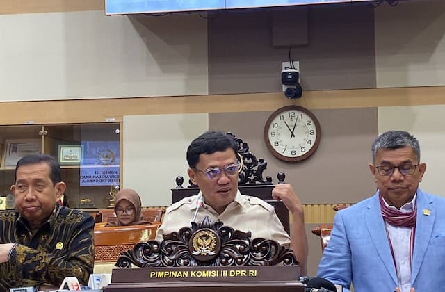 Komisi III DPR Rapat Khusus Bahas Penyiraman Air Keras Aktivis KontraS: Usut Tuntas! Komisi III DPR Rapat Khusus Bahas Penyiraman Air Keras Aktivis KontraS: Usut Tuntas!