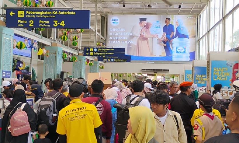 40.457 Orang Tinggalkan Jakarta Naik Kereta pada H-5 Lebaran 40.457 Orang Tinggalkan Jakarta Naik Kereta pada H-5 Lebaran