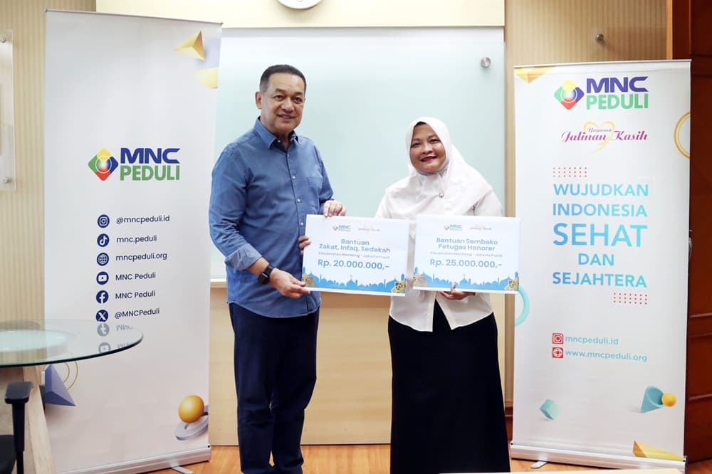 MNC Peduli Beri Bantuan ZIS dan Sembako untuk Petugas Honorer di Menteng MNC Peduli Beri Bantuan ZIS dan Sembako untuk Petugas Honorer di Menteng
