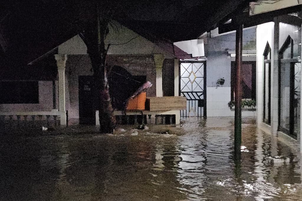 Warga Pasar Rebo Jaktim Malah Kebanjiran saat Lebaran: Sedih Banget Warga Pasar Rebo Jaktim Malah Kebanjiran saat Lebaran: Sedih Banget