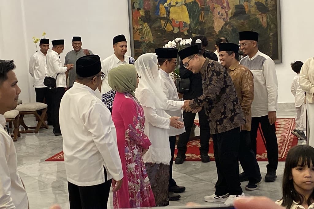 Open House di Balai Kota, Warga Antusias Berlebaran dengan Pramono-Rano Karno Open House di Balai Kota, Warga Antusias Berlebaran dengan Pramono-Rano Karno