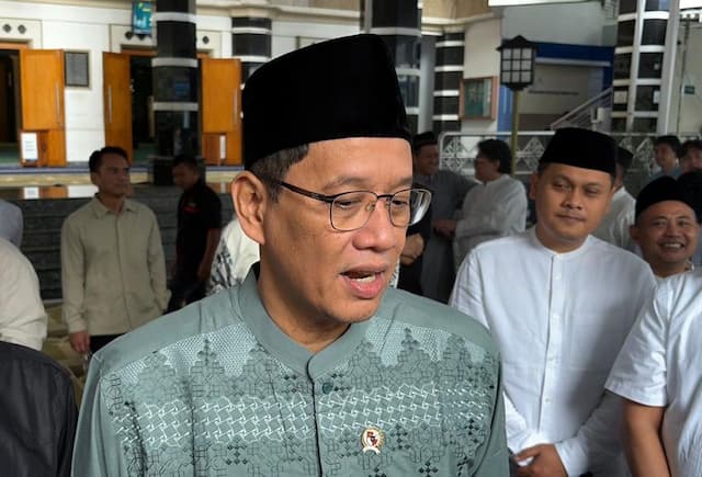 Purbaya Pamer Pakai Baju Lebaran Rp125.000: Beli di Tanah Abang Purbaya Pamer Pakai Baju Lebaran Rp125.000: Beli di Tanah Abang