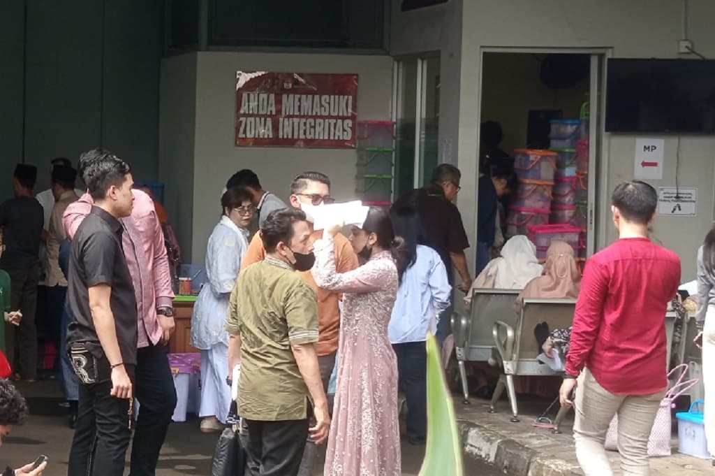 Lebaran, Rutan KPK Ramai Dikunjungi Para Keluarga Tahanan Lebaran, Rutan KPK Ramai Dikunjungi Para Keluarga Tahanan