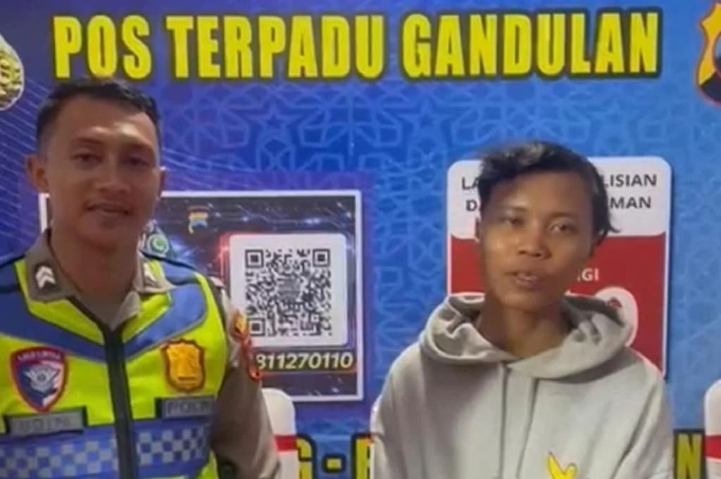 Dramatis! Tas Pemudik Tertinggal di Bus, Polisi Kejar dan Temukan hingga Pekalongan Dramatis! Tas Pemudik Tertinggal di Bus, Polisi Kejar dan Temukan hingga Pekalongan