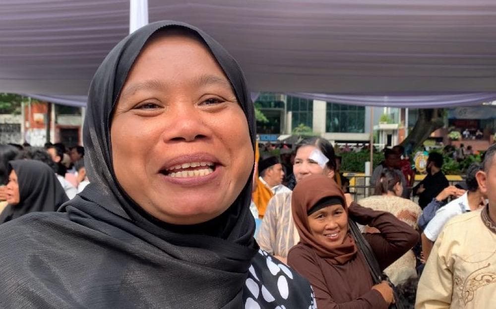 Warga Berbondong Antre Halalbihalal di Istana: Mau Ketemu Prabowo-Dapat Sembako Warga Berbondong Antre Halalbihalal di Istana: Mau Ketemu Prabowo-Dapat Sembako